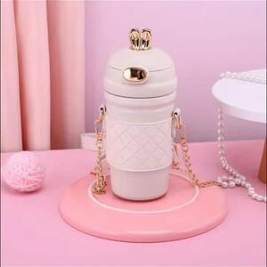 زجاجة مياه (وردي)